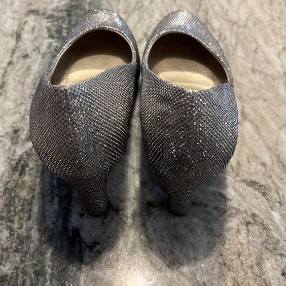 Sparkling heels! Everyone needs a little sparkle in their life!! 🤩 - Picture 5 of 7